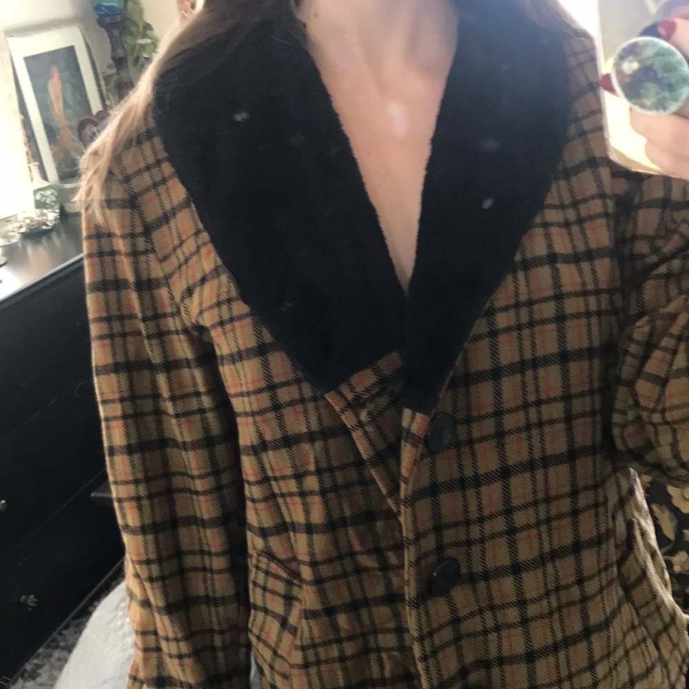 Plaid Jacket with Buttons - Picture 2 of 7